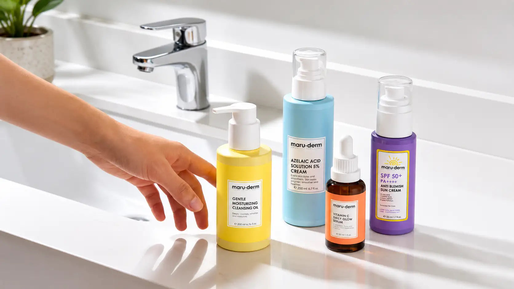 Bouteille de pompe jaune de l’huile nettoyante hydratante douce maru-derm