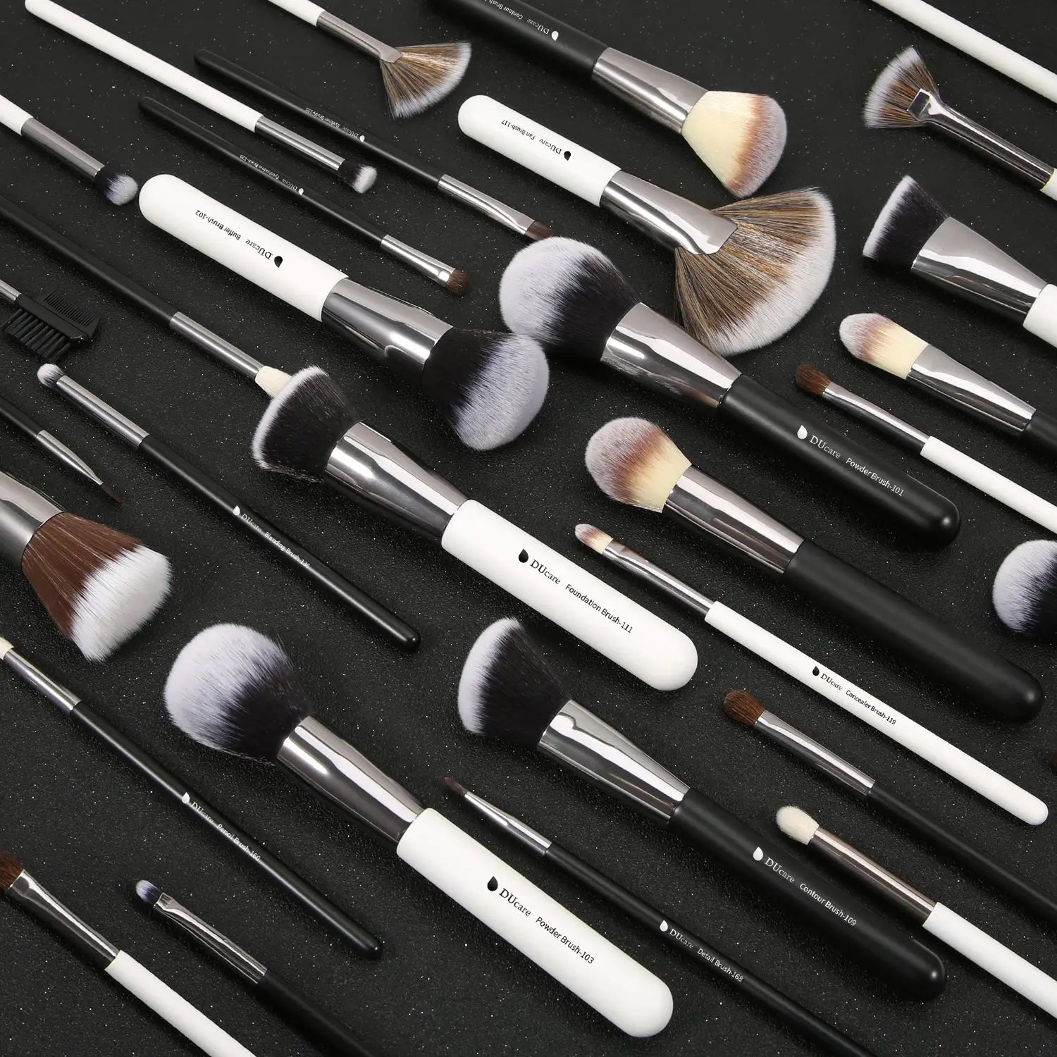 Ninja Face & Eye Makeup Brush Set in Black (32PC) | DUcare