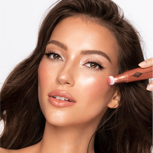 charlotte-tilbury-beauty-light-wand-hight-blush-ref-peachgasm