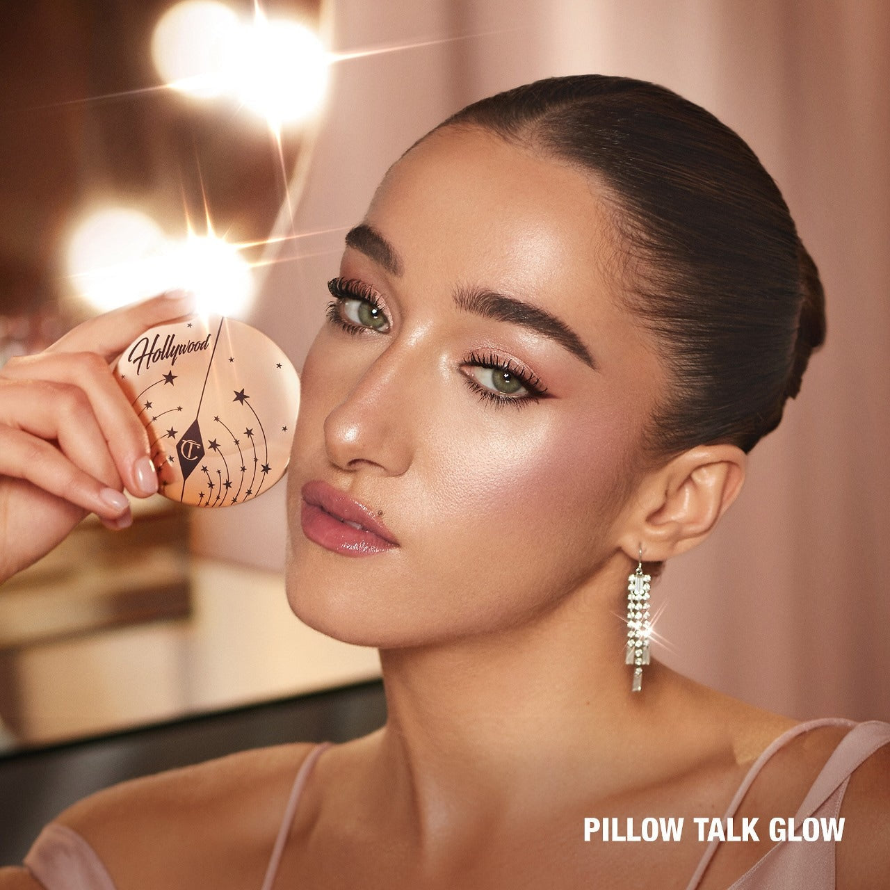 charlotte-tilbury-glow-glide-face-architect-highlighter-ref-pilow-talk-glow
