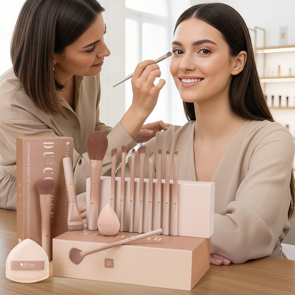 DUCARE - Ensemble de 12 pinceaux de maquillage glamour café ultime + Éponge +  Houppette + Boîte