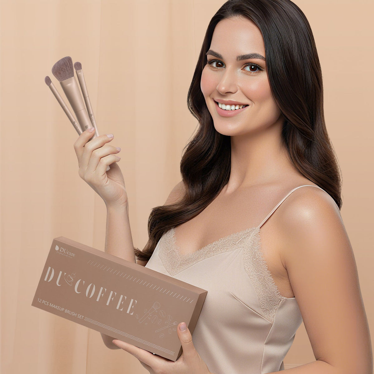 DUCARE - Ensemble de 12 pinceaux de maquillage glamour café ultime + Éponge +  Houppette + Boîte