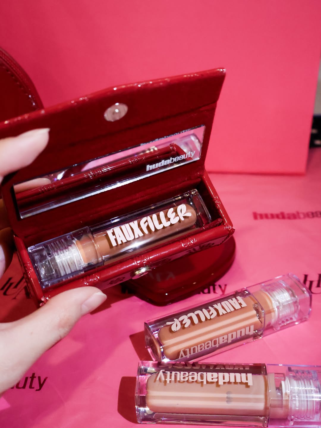 HUDA BEAUTY - Lip Gloss Case ( Sans Gloss )