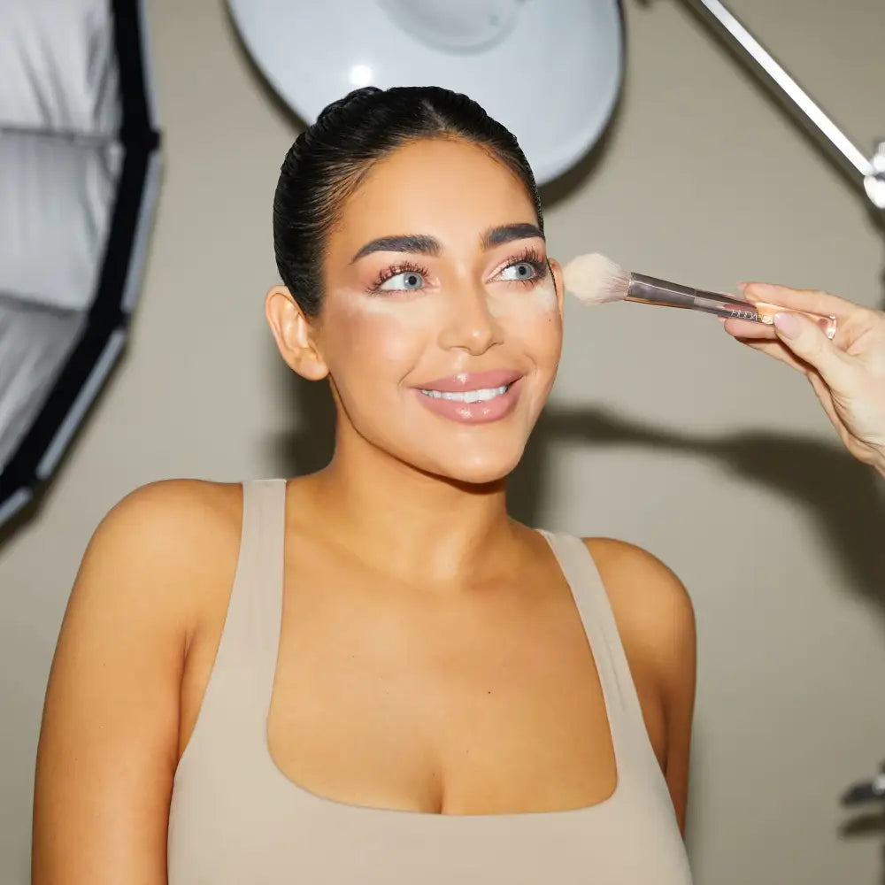 huda-beauty-loose-powder-banana-bread-mini