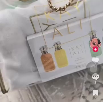 Charger la vidéo : KAYALI - Vacacy in Bottle - Coffret Parfum ( 4pcs x 10ml )