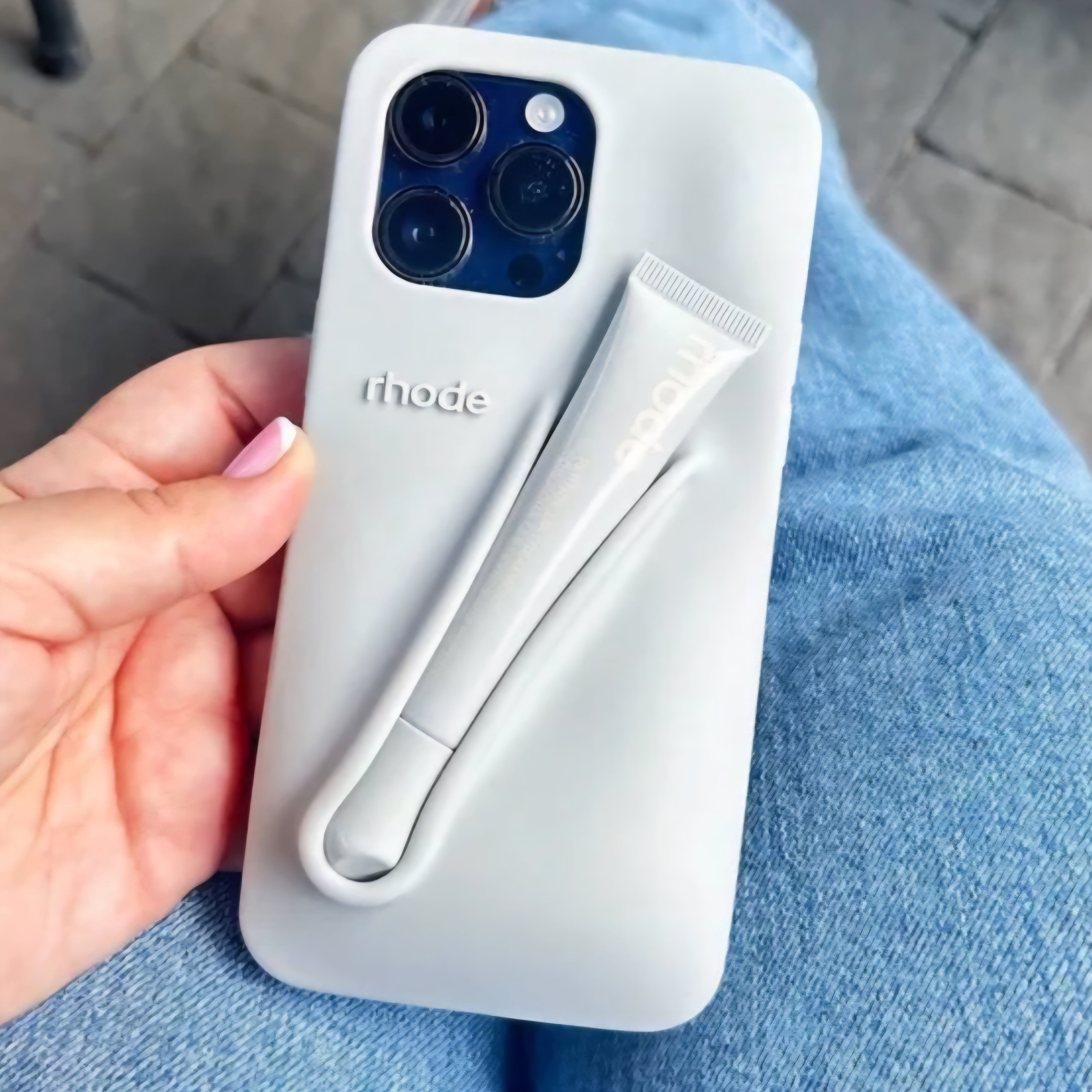 R H O D E - Lip case Iphone 14 Pro Max ❌sans lip gloss ❌ - réf Grey