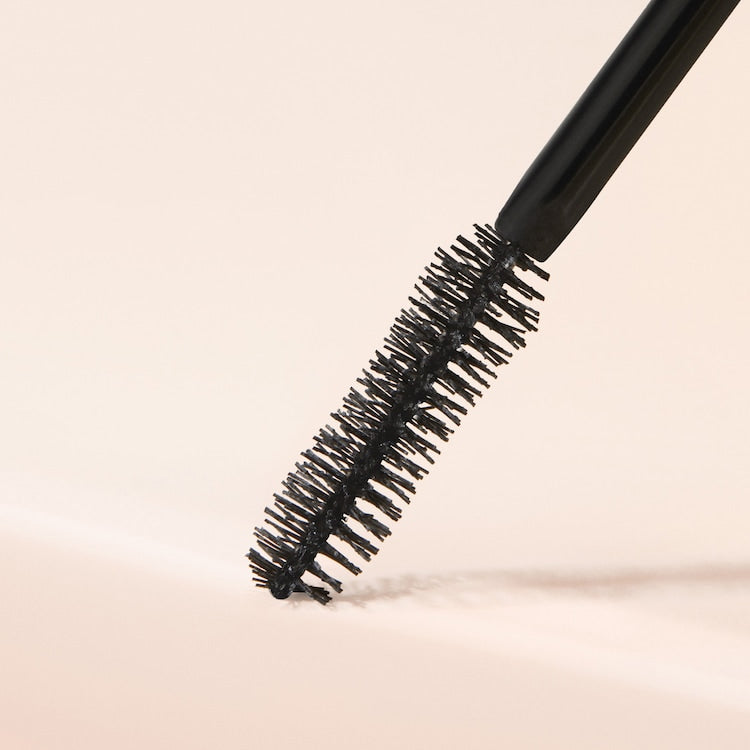 RARE BEAUTY - MINI Perfect strokes universal - Mascara volumisant - réf Black