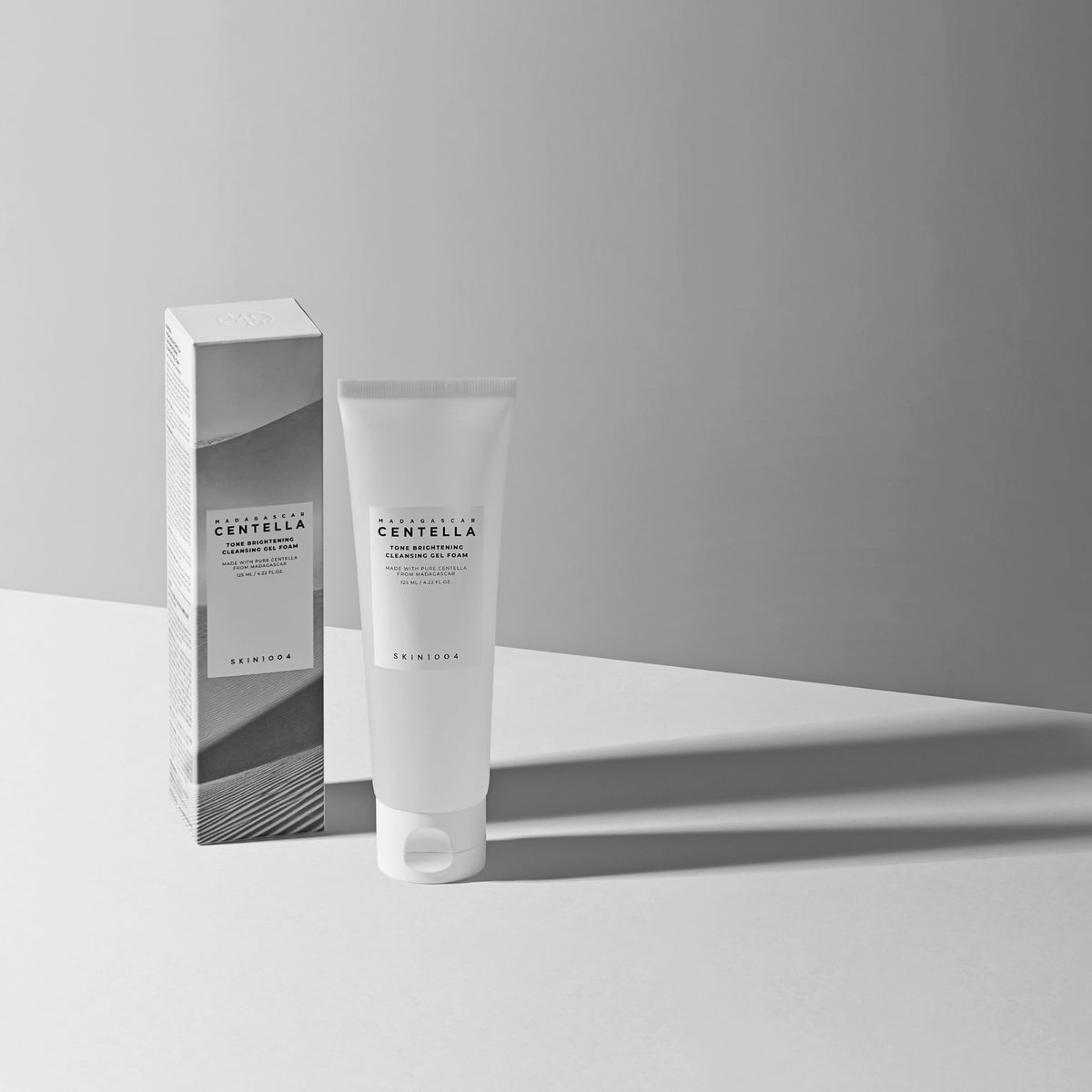 SKIN 1004 - Madagascar Centella Tone Brightening Cleansing Gel Foam - 125 ml