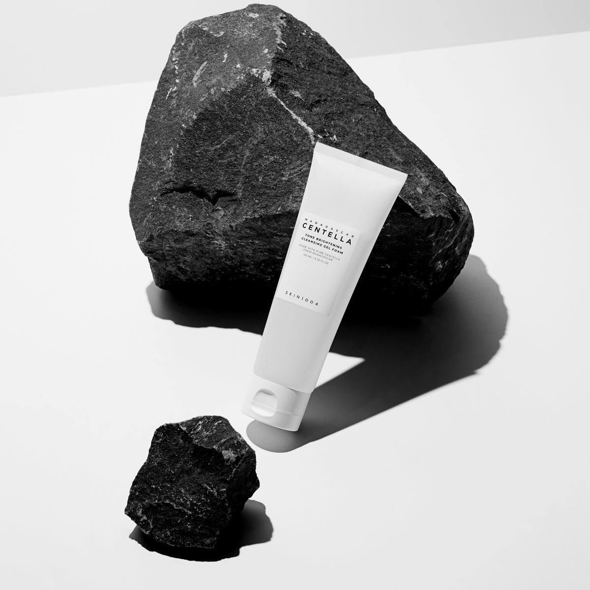 SKIN 1004 - Madagascar Centella Tone Brightening Cleansing Gel Foam - 125 ml